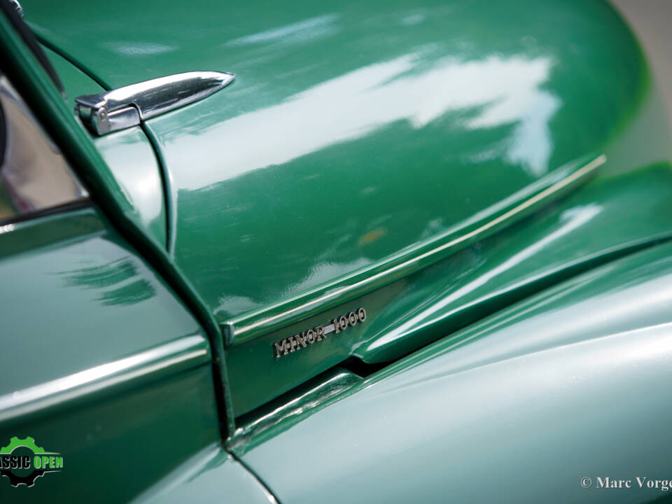 Image 28/43 of Morris Minor 1000 Traveller (1965)