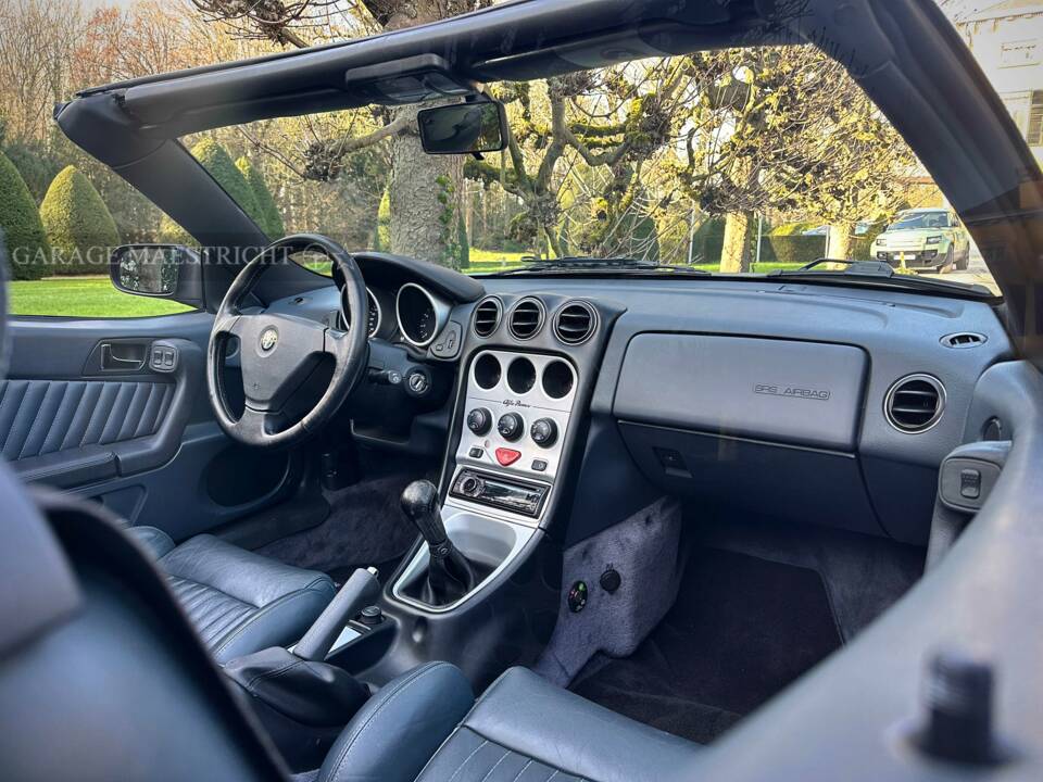 Bild 4/98 von Alfa Romeo Spider 2.0 Twin Spark (1999)