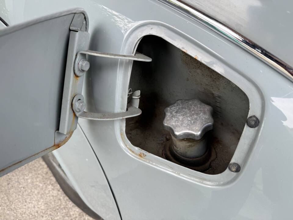 Bild 25/34 von Jaguar Mk II 2.4 (1961)