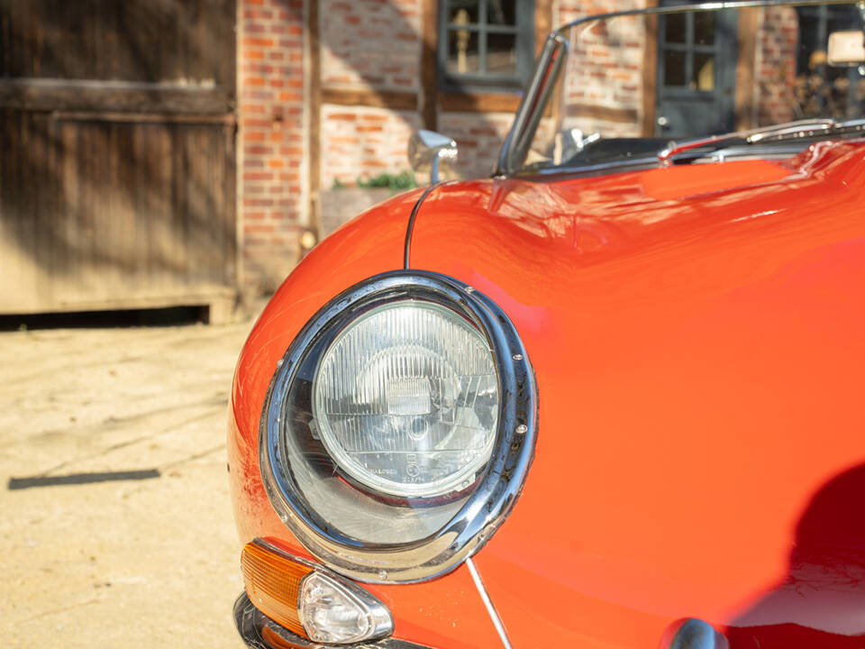 Image 17/54 of Jaguar E-Type 4.2 (1965)