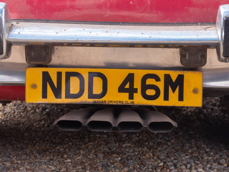Image 17/50 de Jaguar Type E V12 (2+2) (1973)