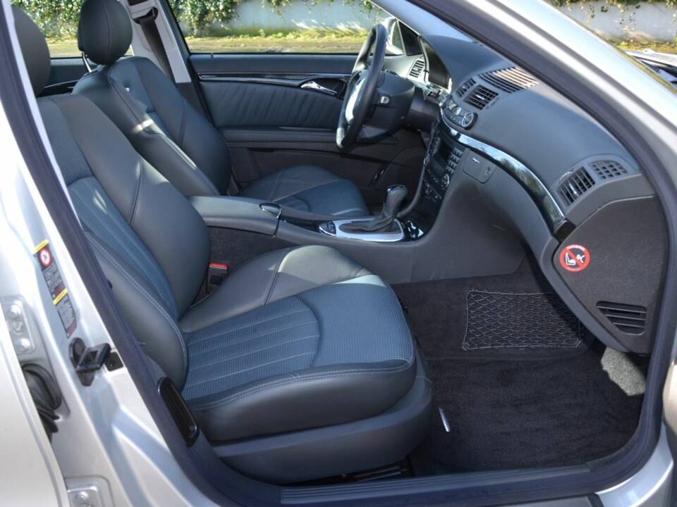 Imagen 18/100 de Mercedes-Benz E 55 AMG (2003)