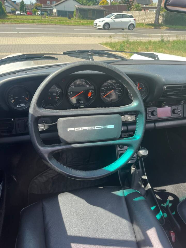 Immagine 14/18 di Porsche 911 Carrera 3.2 (1986)