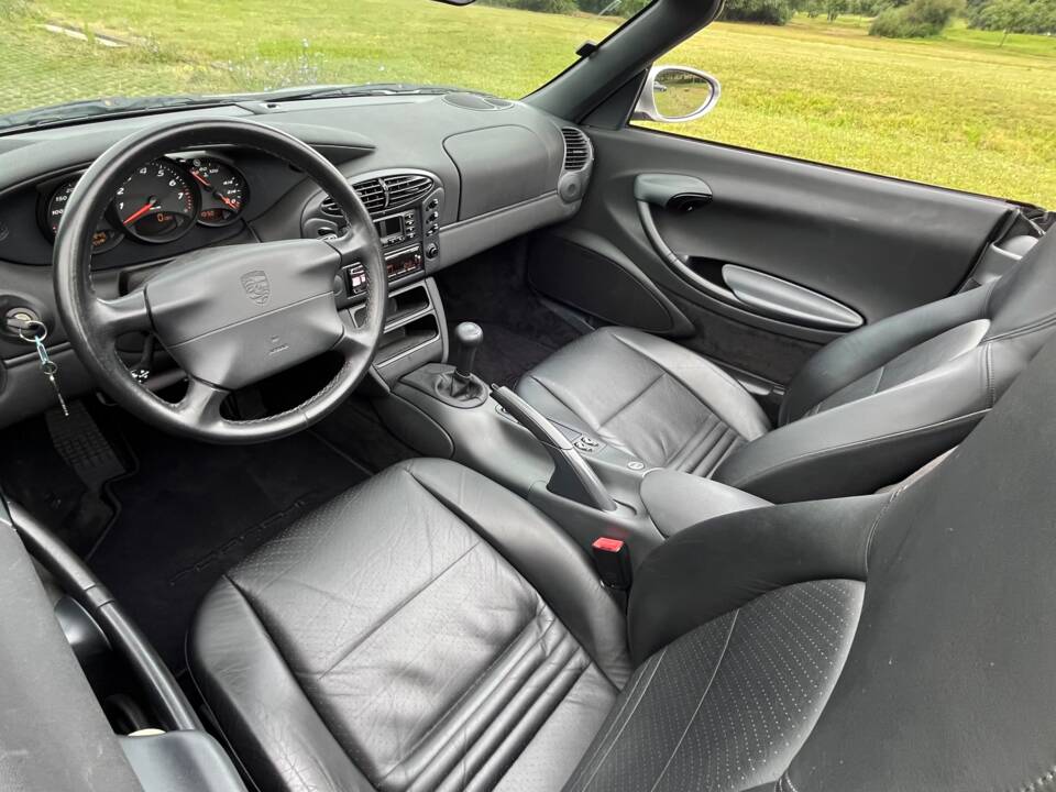Image 42/49 of Porsche Boxster (1998)