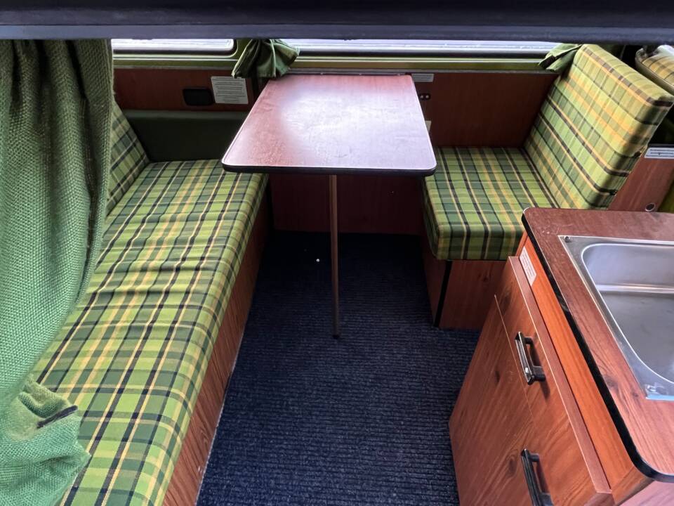 Image 26/57 of Volkswagen T2b Westfalia (1978)