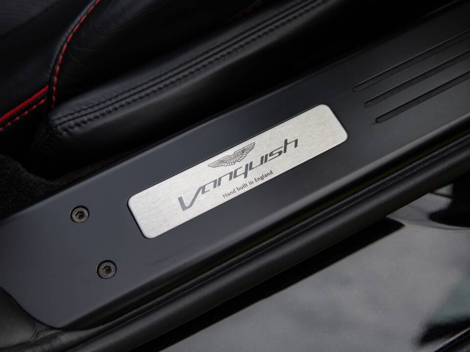 Immagine 63/72 di Aston Martin Vanquish Volante (2016)