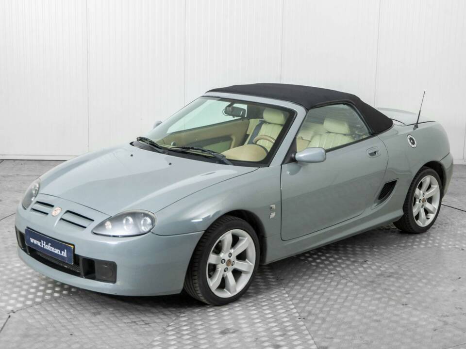 Image 42/49 of MG TF 135 (2002)