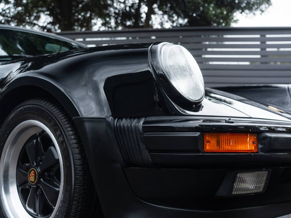 Image 59/67 of Porsche 911 Turbo 3.3 (1987)