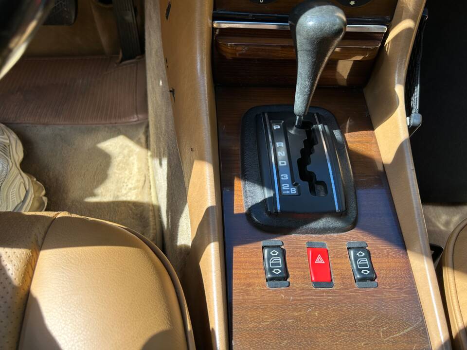 Image 26/50 of Mercedes-Benz 380 SL (1983)