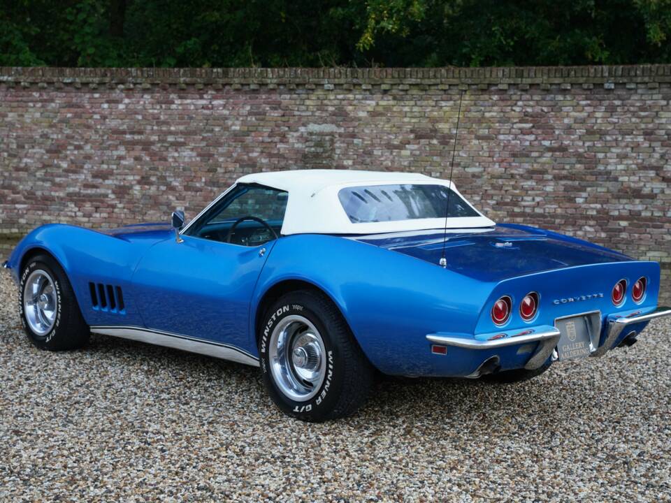 Image 10/50 of Chevrolet Corvette Stingray (1968)