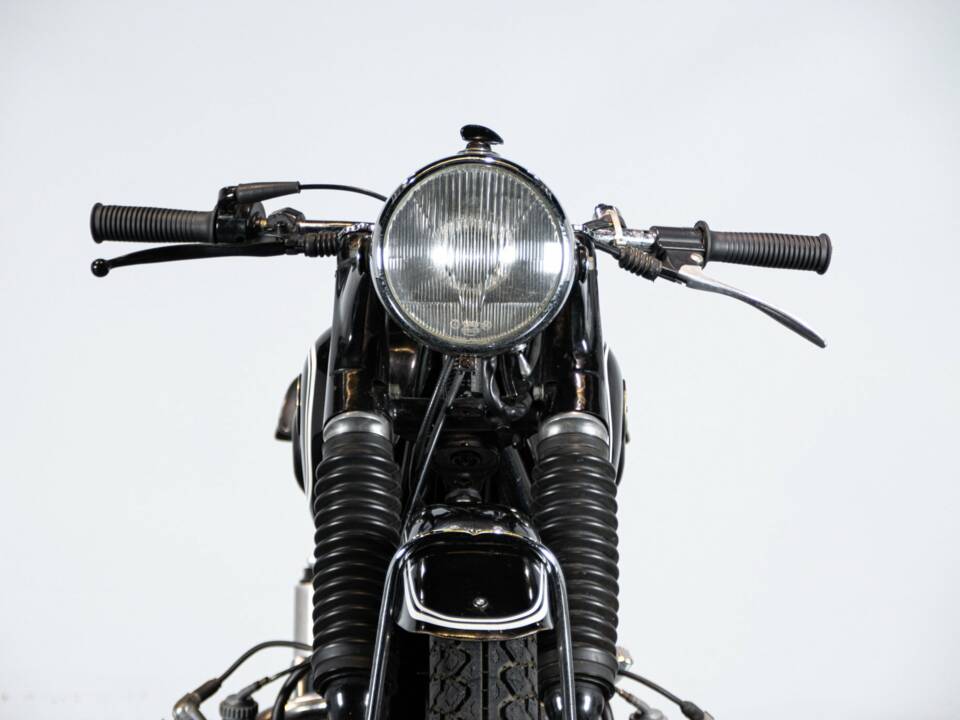 Image 49/50 of BMW R 51 (1954)