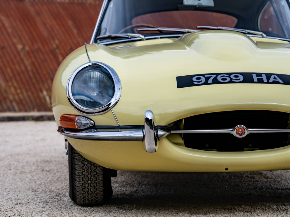 Image 17/38 of Jaguar Type E 3.8 (1963)