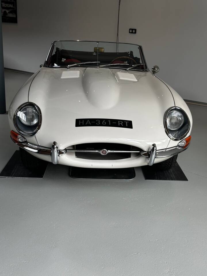 Immagine 8/22 di Jaguar E-Type 3.8 Flat Floor (1961)