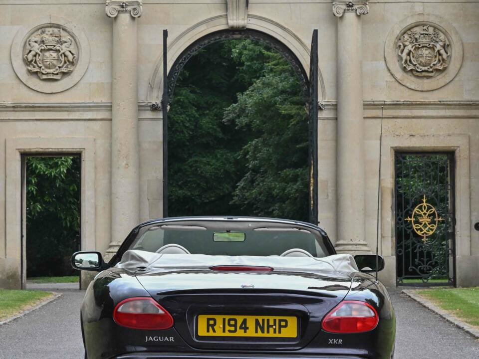 Afbeelding 35/50 van Jaguar XKR (1998)