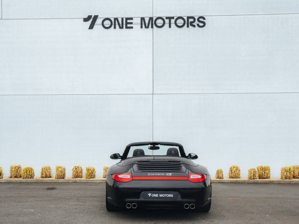 Image 6/27 de Porsche 911 Carrera 4S (2009)