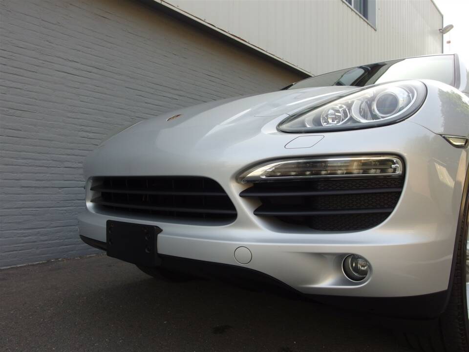 Image 11/98 of Porsche Cayenne S (2010)