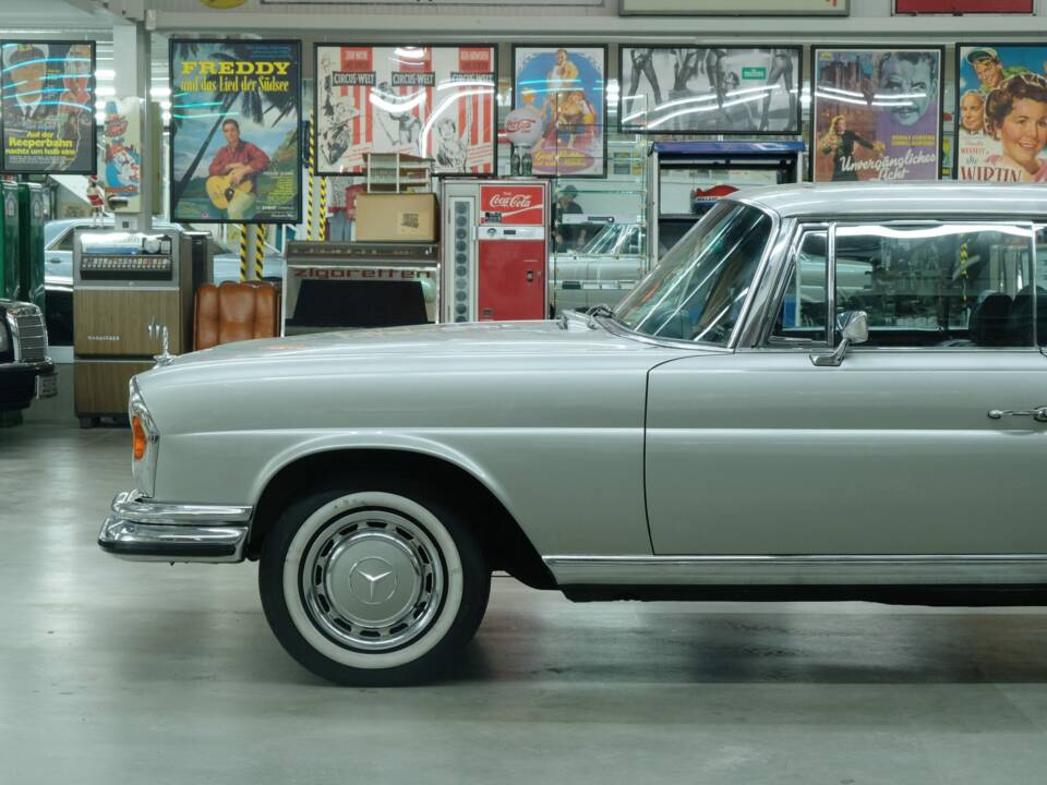 Image 5/50 of Mercedes-Benz 280 SE 3,5 (1970)