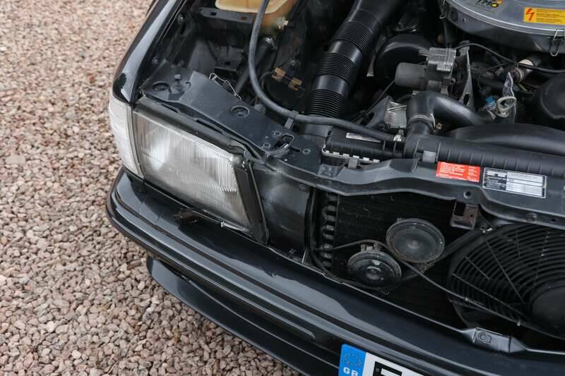 Image 38/50 of Mercedes-Benz 560 SEC 6.0 AMG (1989)