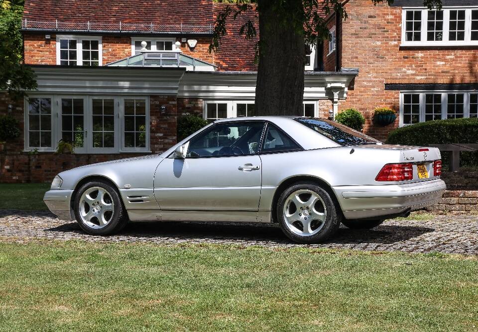 Image 4/37 of Mercedes-Benz SL 320 (2000)