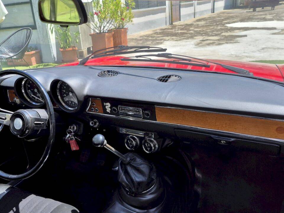 Afbeelding 45/63 van Alfa Romeo Giulia GT 1300 Junior (1971)