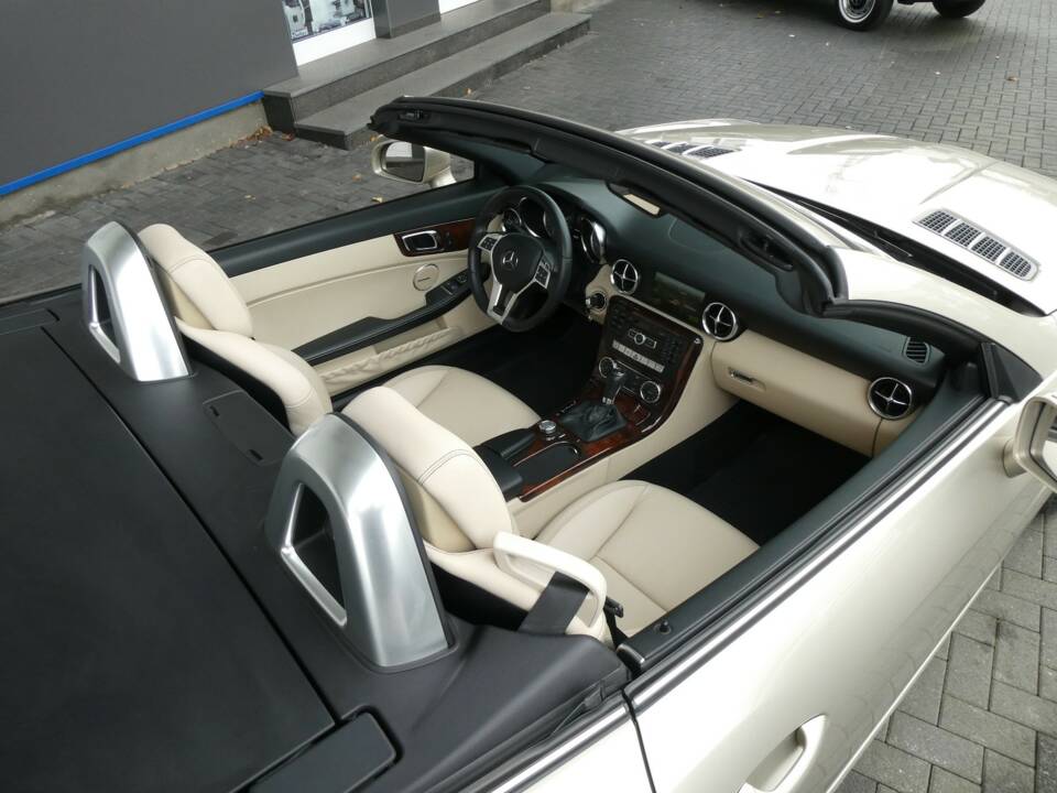 Image 14/15 de Mercedes-Benz SLK 250 (2011)