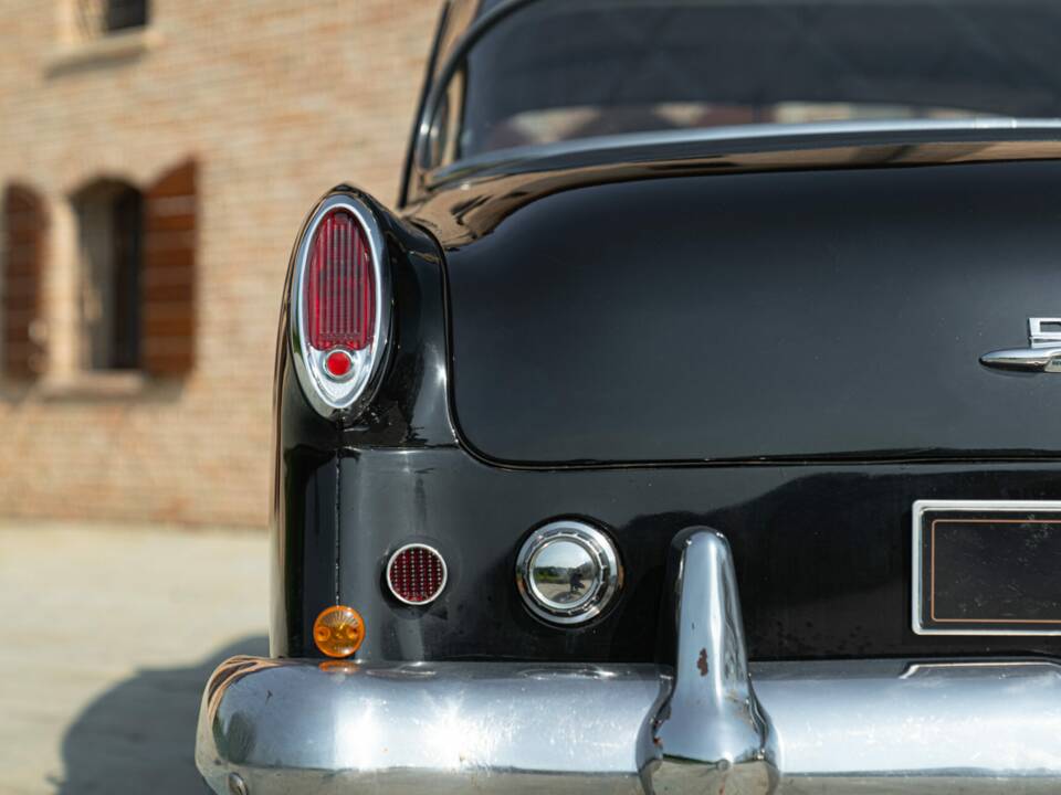 Image 13/50 of Dodge Coronet "Red Ram" (1953)