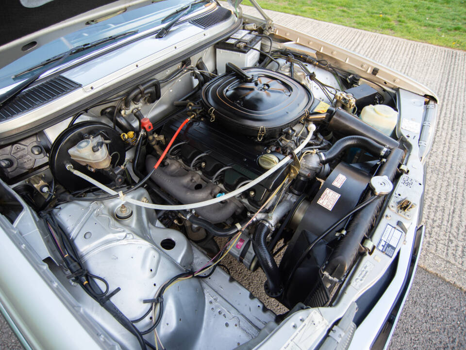 Immagine 21/28 di Mercedes-Benz 230 CE (1984)