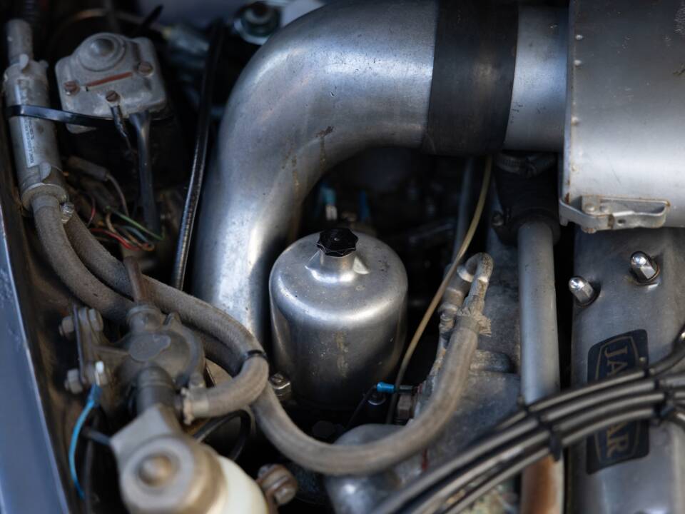 Image 10/50 de Jaguar Mk II 3.8 (1966)