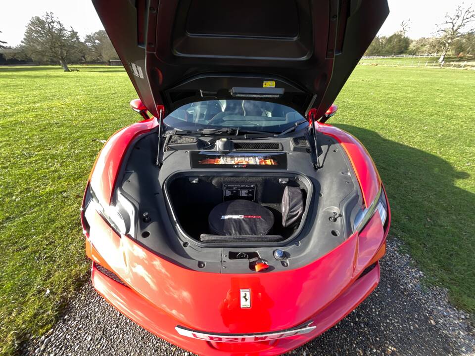 Afbeelding 34/38 van Ferrari SF90 Stradale (2021)