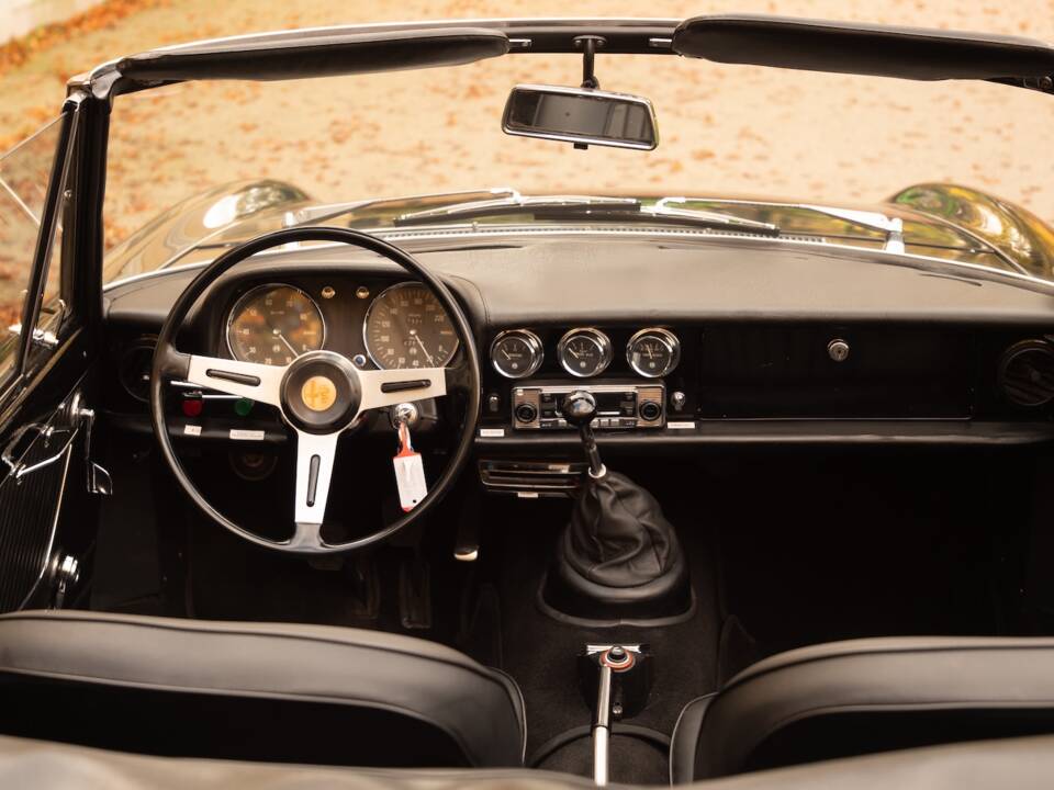 Image 37/51 of Alfa Romeo 1600 Spider Duetto (1966)