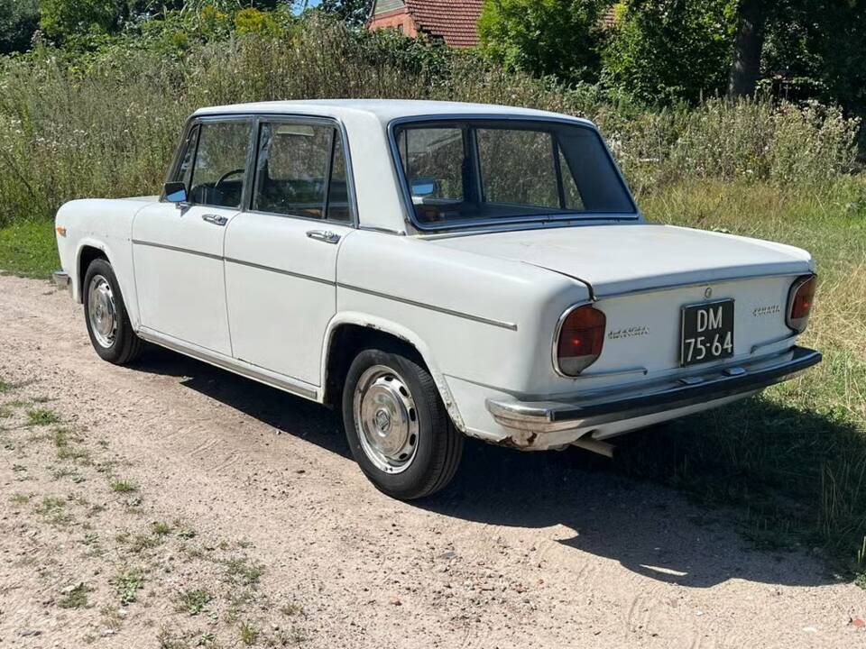 Image 4/8 of Lancia Fulvia (1970)