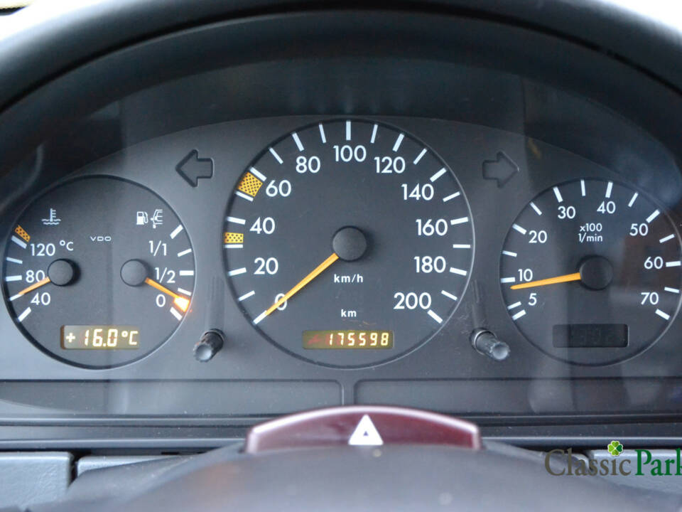 Imagen 35/50 de Mercedes-Benz ML 230 (1998)