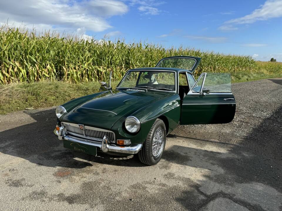 Immagine 10/50 di MG MGC GT (1969)