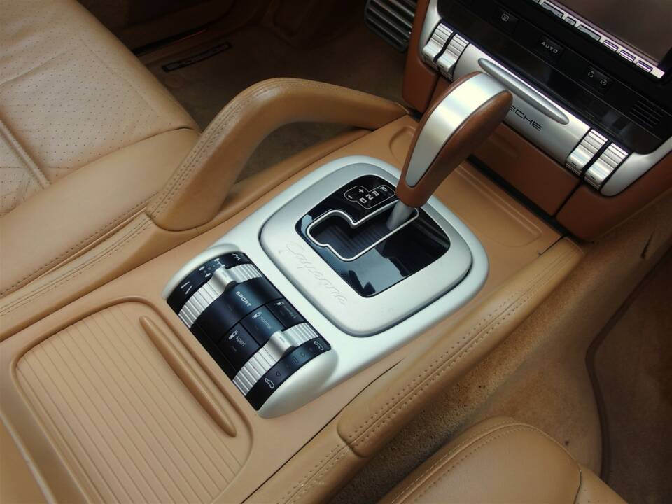 Image 55/93 of Porsche Cayenne Turbo (2007)