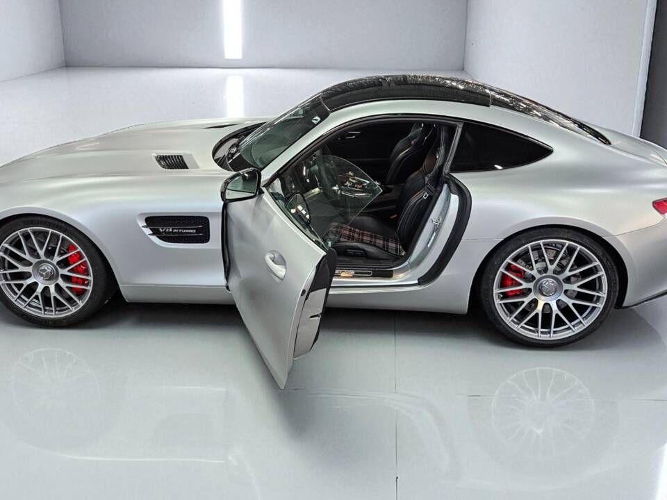 Bild 2/8 von Mercedes-AMG GT-S (2015)