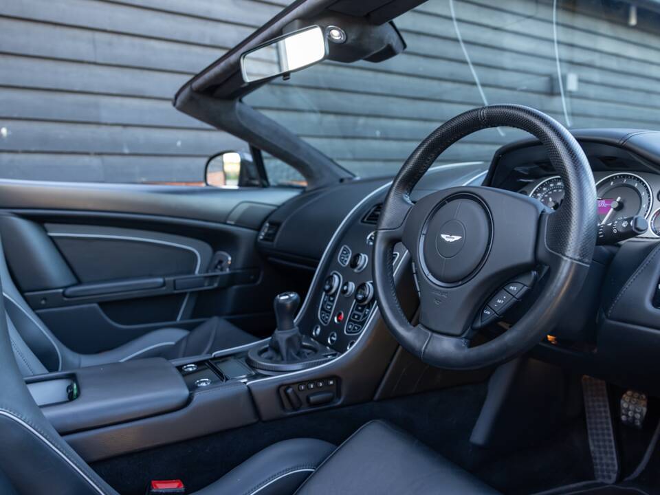 Image 5/53 of Aston Martin V12 Vantage AMR Roadster (2018)