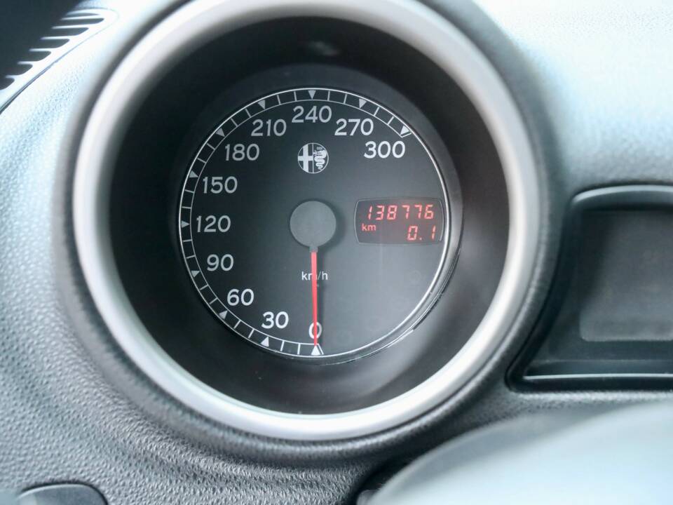 Imagen 42/50 de Alfa Romeo 156 3.2 V6 GTA (2003)