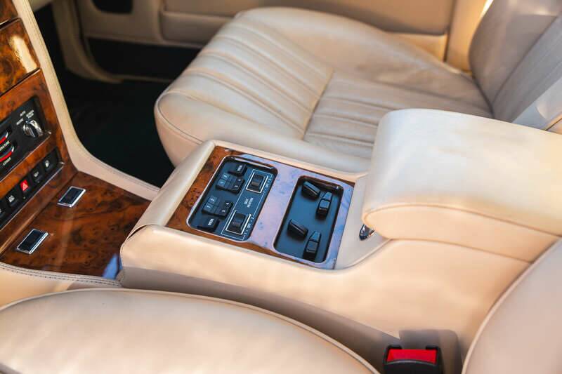 Imagen 44/50 de Rolls-Royce New Silver Dawn (1997)