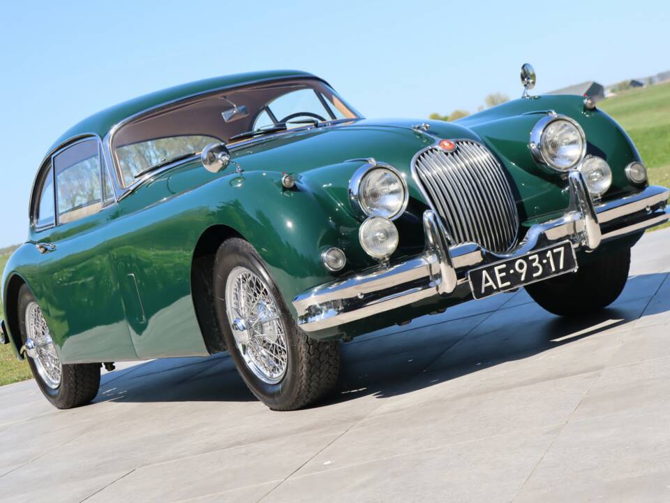 Image 7/50 of Jaguar XK 150 FHC (1959)