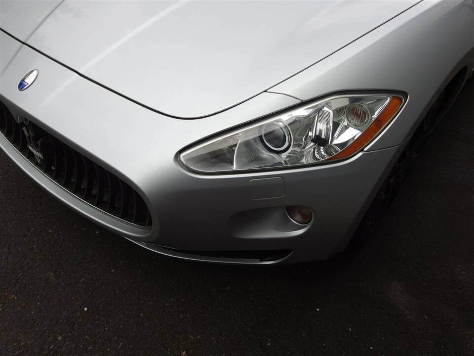 Image 35/98 of Maserati GranTurismo 4.2 (2009)