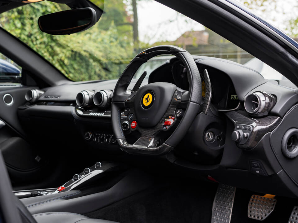 Image 54/65 of Ferrari F12berlinetta (2015)