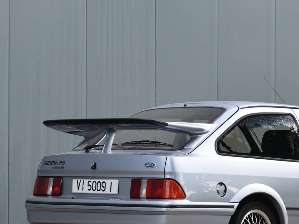 Immagine 2/47 di Ford Sierra RS Cosworth (1987)