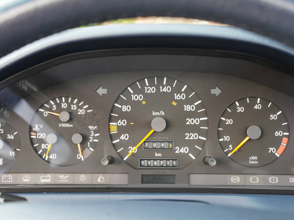 Immagine 9/50 di Mercedes-Benz 300 SL (1991)