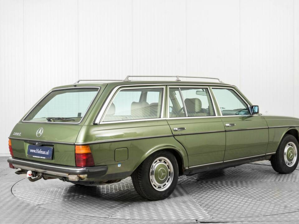 Afbeelding 2/50 van Mercedes-Benz 200 T (1982)