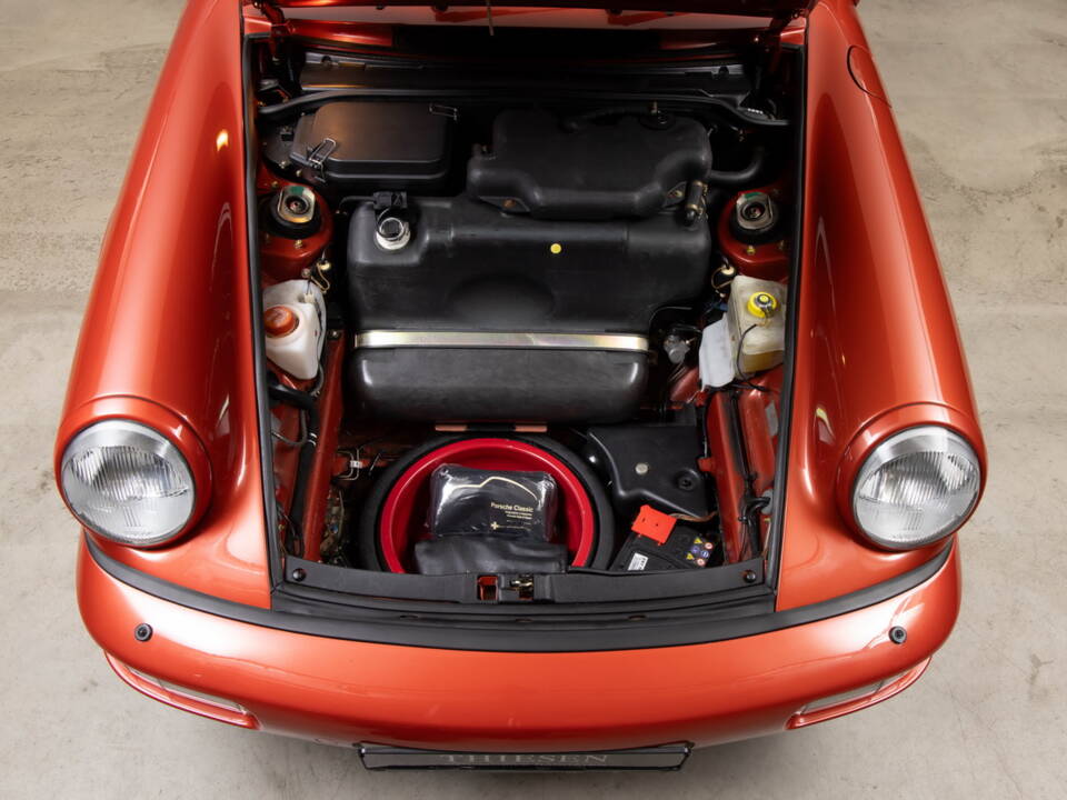 Image 33/34 of Porsche 911 Carrera 4 (1991)