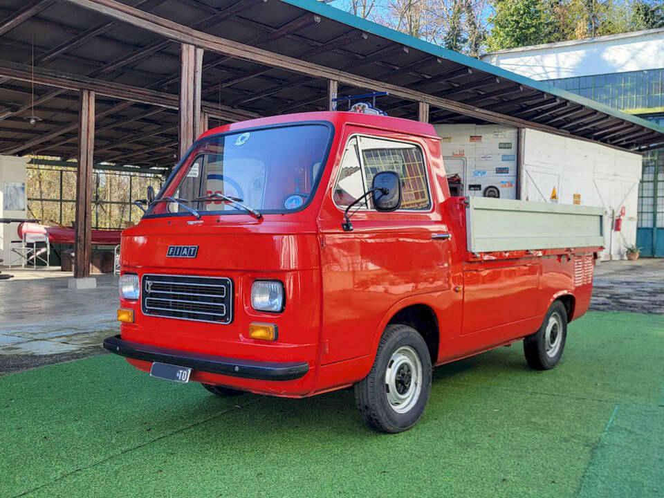 Bild 4/39 von FIAT 900 T&#x2F;E (1978)