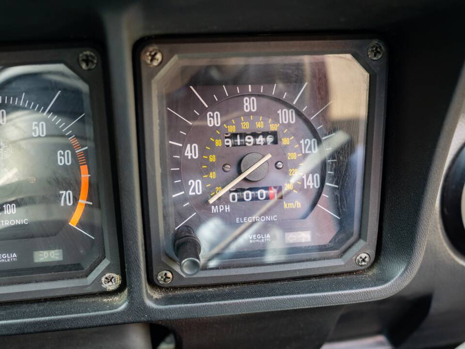 Image 12/25 of Alfa Romeo GTV 6 2.5 (1984)