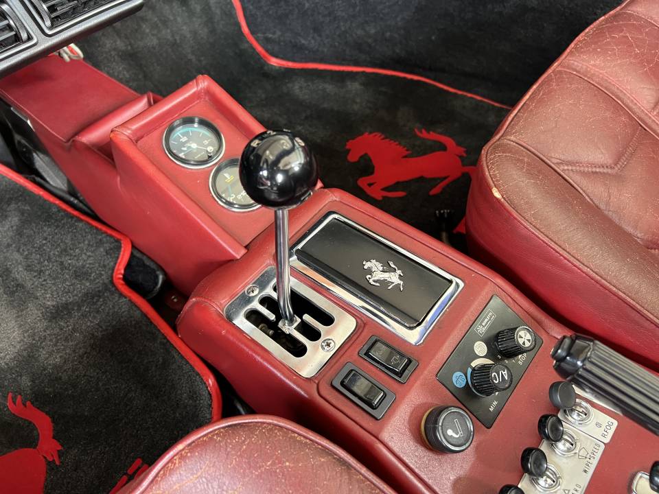Image 24/37 de Ferrari 308 GTSi (US) (1980)