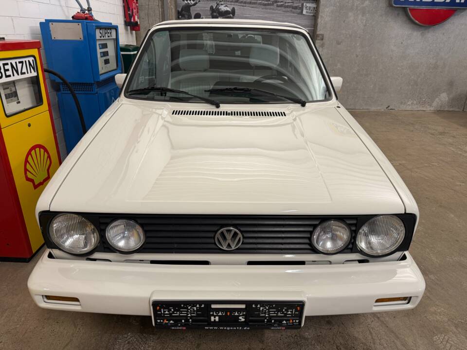 Bild 4/17 von Volkswagen Golf I Cabrio GLi 1.8 (1989)