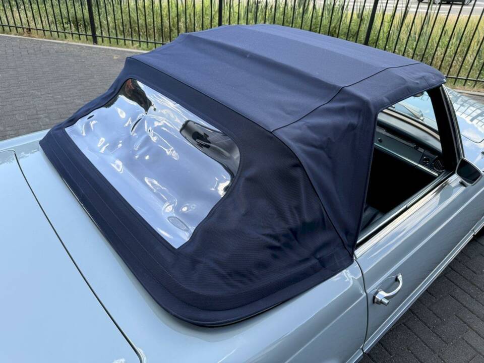 Image 13/36 de Mercedes-Benz 280 SL (1969)